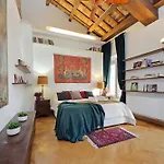 Piazza Venezia Apartment